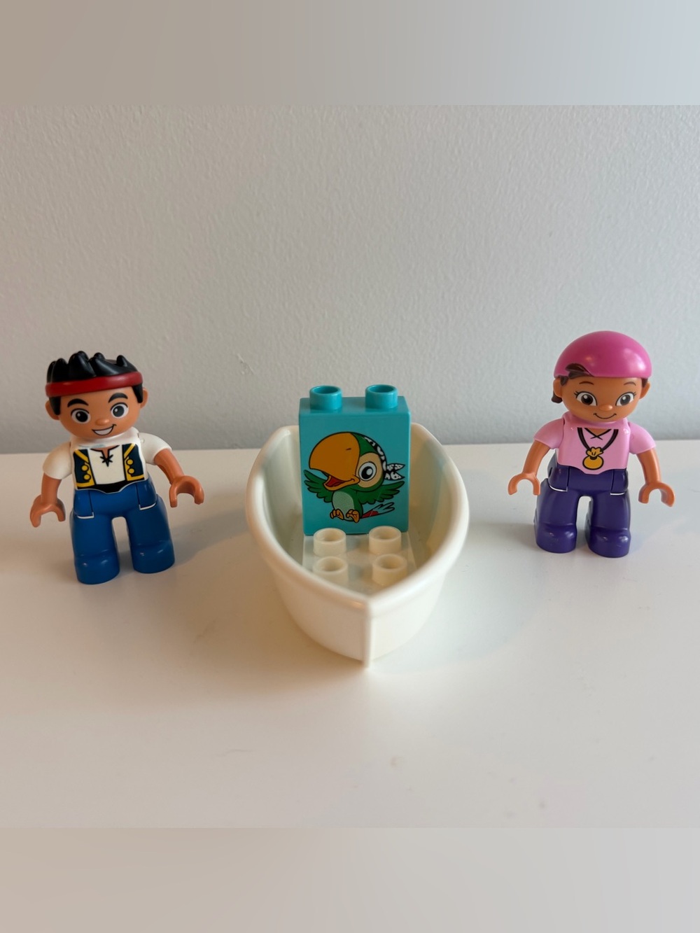 (💚 $5 when you bundle) Duplo* pirates and boat